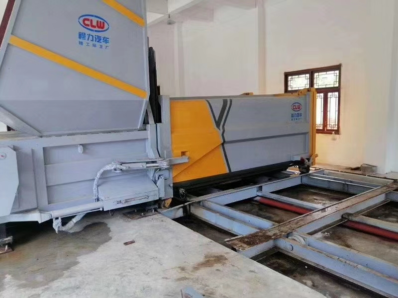 18方水平分體式壓縮垃圾站(料斗后上料)設備